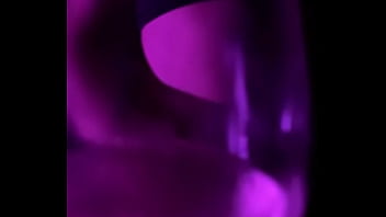 Gostosa de biquini a noite