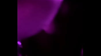 Gostosa de biquini a noite