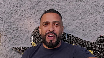 Fazendo a paolla hotwife gozar na frente do corno completo no red