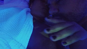 Vai arrombei o cu apertado da morena a noite toda