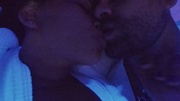 Vai arrombei o cu apertado da morena a noite toda