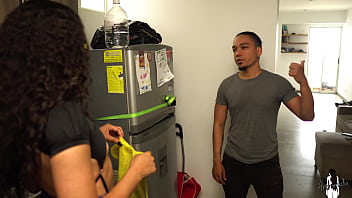 My boss is so hot i couldnt control me i seduce him and fuck him right there on kitchen and then bedroom