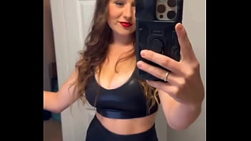 Good morning ️ happy fkn’ friyay #gymgirl #fitnesslifestyle #nsfw #fitnssmodel #tightsvideos