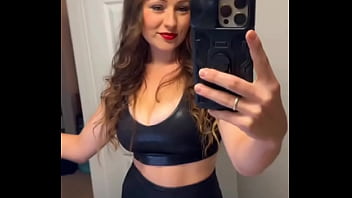 Good morning ️ happy fkn’ friyay #gymgirl #fitnesslifestyle #nsfw #fitnssmodel #tightsvideos