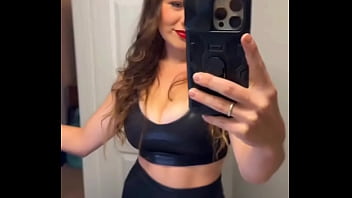 Good morning ️ happy fkn’ friyay #gymgirl #fitnesslifestyle #nsfw #fitnssmodel #tightsvideos