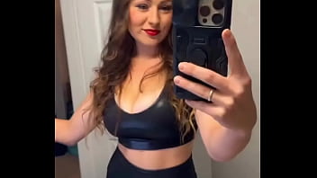 Good morning ️ happy fkn’ friyay #gymgirl #fitnesslifestyle #nsfw #fitnssmodel #tightsvideos