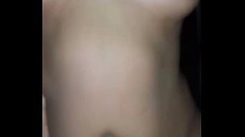 Me encanta ver sus lindas tetas rebotando mientras se mete todo mi verga