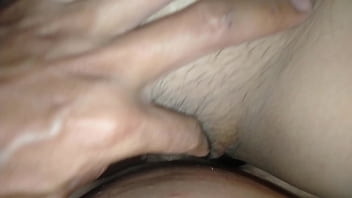 น้ำเงี่ยนของฉันที่พุ่งเข้าไปในรูหีของเธอ