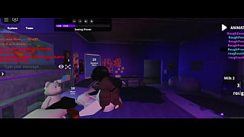 Esta puta tiene un culo demasiado gordo para aguantar mi vergota negra