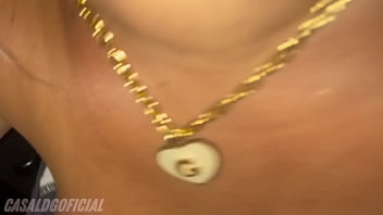 No swing entrei no gloryhole e fui usada por três paus na frente do meu marido