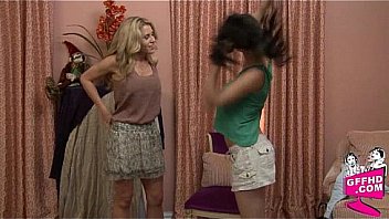 Sensual lesbains 1596