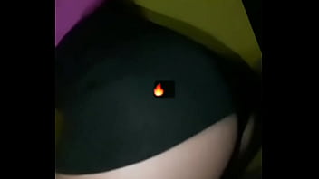 Novinha dança de vestido curto