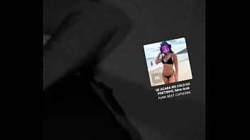 Novinha dança de vestido curto