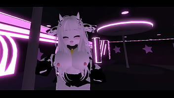 Dejando expuestas mi coño y tetas