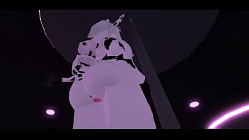 Dejando expuestas mi coño y tetas