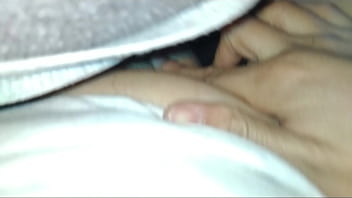 Por tan solo 6 dolares americanos puedes follarte el coño de luna la puta del barrio