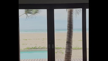 Une chambre qui donne sur la plage et l'océan et envie de me faire enculer