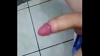 Macho Se Masturba Engañado Pensando Que Era Una Mujer thumbnail