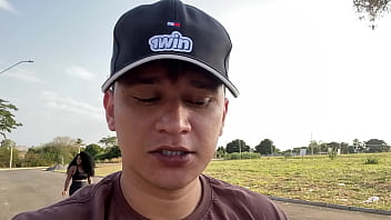 Casada infiel encontra colega de academia e acaba aceitando a proposta para fuder dentro do mato a safada meteu gostoso no pelo e pediu leite no bunda