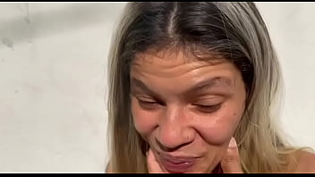 Fudendo o cu da novinha da favela Fudendo o cu da novinha da favela