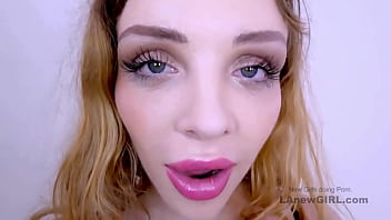 Blonde bombshell with a smile got seduced by the producer