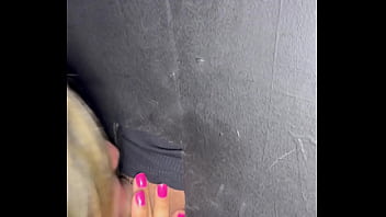 Parte 1 muita putaria na casa de belinha deu no pêlo levou gozada na boca e na buceta e fez o corno limpar a porra com a língua