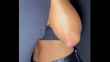 Parte 1 muita putaria na casa de belinha deu no pêlo levou gozada na boca e na buceta e fez o corno limpar a porra com a língua