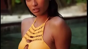 Kelly gale shows off her sexy figure for sports illustrated