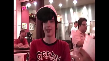 Yun li novinho come sua própria escuridão escondido