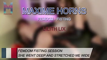 J’étais à sa merci jambes écartées poing enfoncé au plus profond de mon lix m’a complètemen J’étais à sa merci jambes écartées poing enfoncé au plus profond de mon lix m’a complètemen