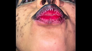 Fiesta de halloween y entran al cuarto a follar de lo caliente que estaban parecia virgen de lo cerrada que estaba