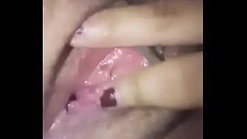 20 años y bien abierta