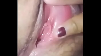 20 años y bien abierta