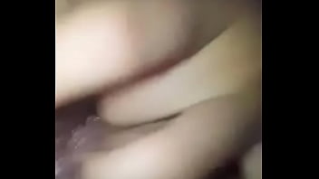 20 años y bien abierta