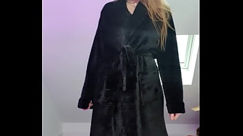 Bon mardi mes amours j'espère que mon ensemble de lingerie mes talons