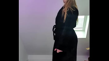 Bon mardi mes amours j'espère que mon ensemble de lingerie mes talons