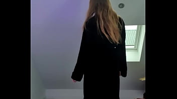 Bon mardi mes amours j'espère que mon ensemble de lingerie mes talons