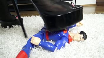 Look at what i'm doing to superman