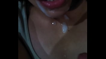 Me da a probar de su semen