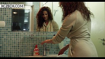 Reina pornero milf in shower