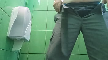 Imi Place Sa Ma Masturbez In Toaleta Publica Mai Ales Sa Ma Vada Cineva thumbnail