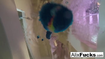 Hot Lesbian Babes Get Wet thumbnail