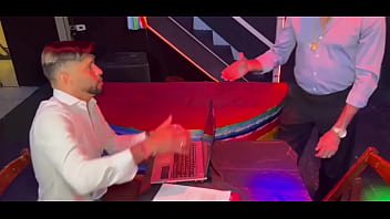 Entrevista de emprego acaba em muito sexo e muita aprovação teaser