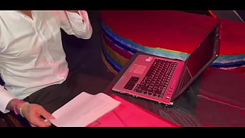 Entrevista de emprego acaba em muito sexo e muita aprovação teaser