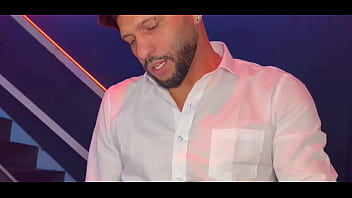 Entrevista de emprego acaba em muito sexo e muita aprovação teaser