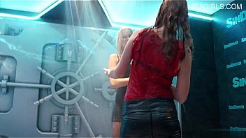 Sexy pussy bouncing boobs