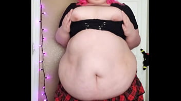 Hairy bbw isn't wearing panties