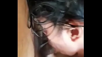 Chica caliente mama vergas