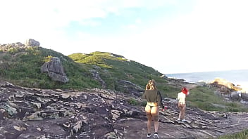 Aquele passeio na praia com muita sacanagem no final