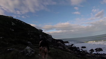 Aquele passeio na praia com muita sacanagem no final